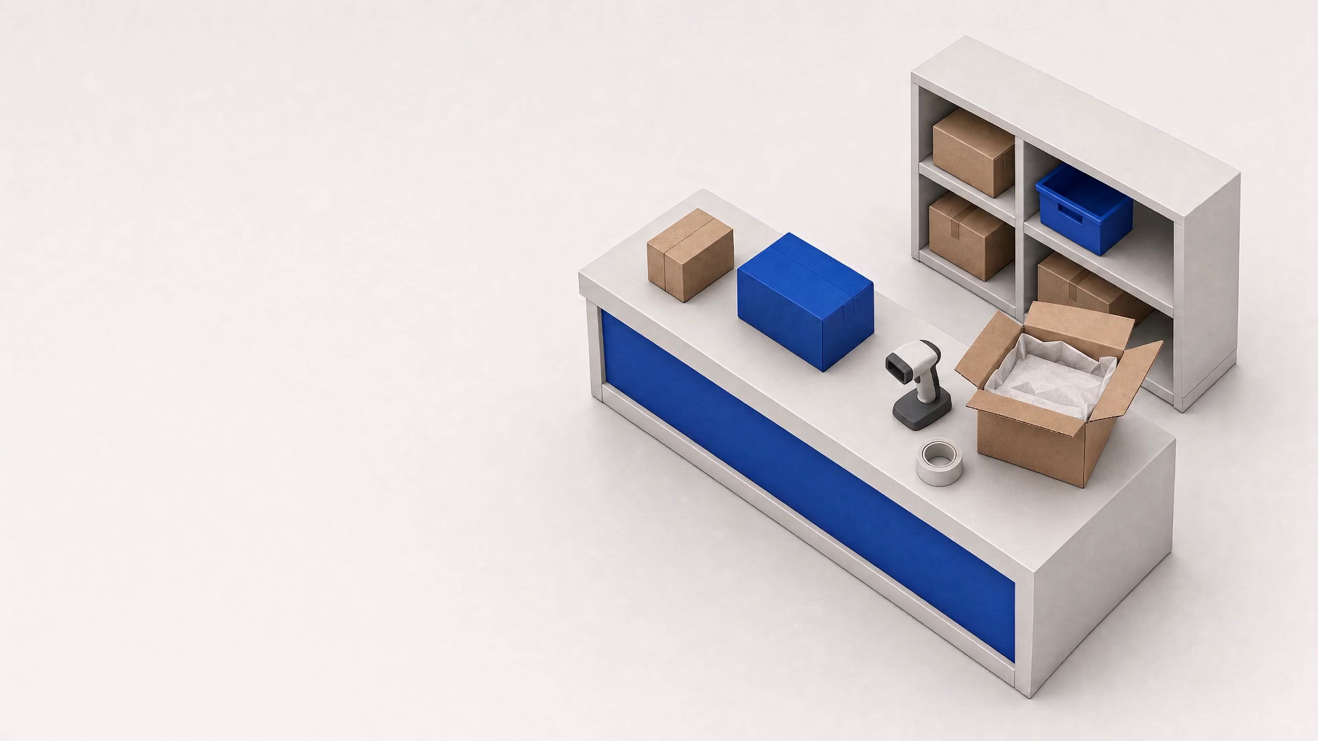 Un mostrador de atención con frente azul cobalto: una caja abierta que se está cerrando, un escáner de mano en su base, cinta y, detrás, una estantería con cajas y una cubeta azul cobalto